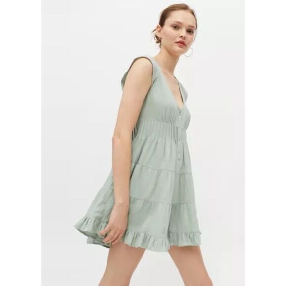 Urban Outfitters Sage Green Raelynn Tie Back Romper Size S/XS - Picture 3 of 6